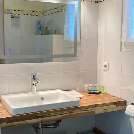 B&b-les Balcons De Maragon Bed and Breakfast