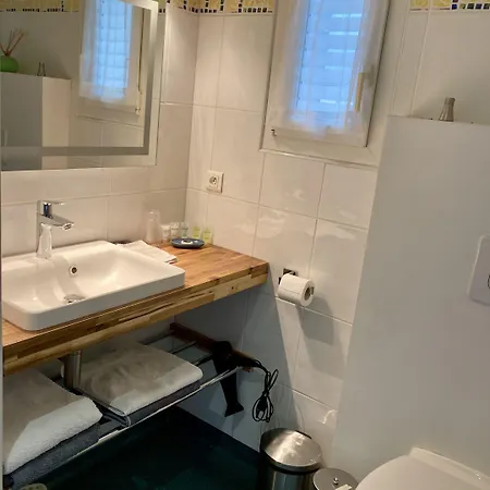 B&b-les Balcons De Maragon Bed and Breakfast 4*