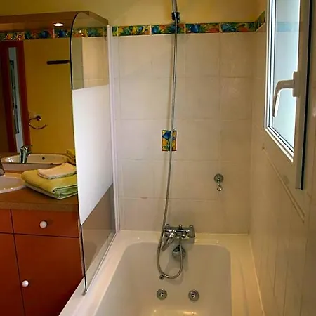 לינה וארוחת בוקר B&b-les Balcons De Maragon קרקסון