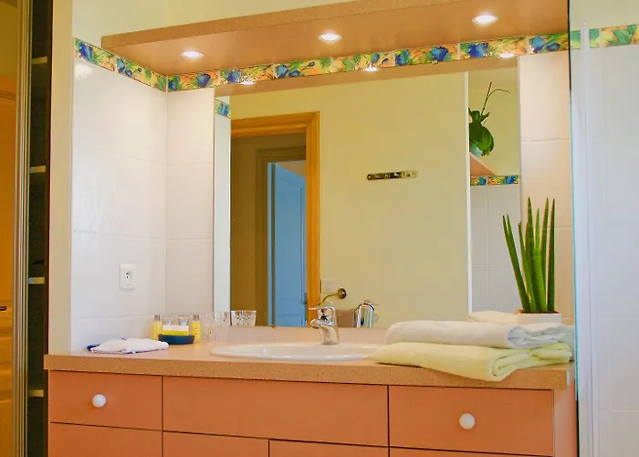 B&b-les Balcons De Maragon Bed & Breakfast 4*